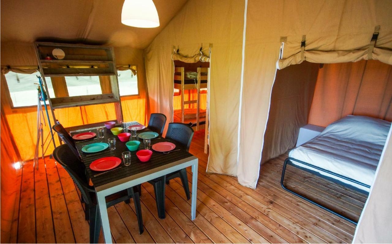 Safari Tent At Camping Le Roptai 호텔 로슈포르 외부 사진